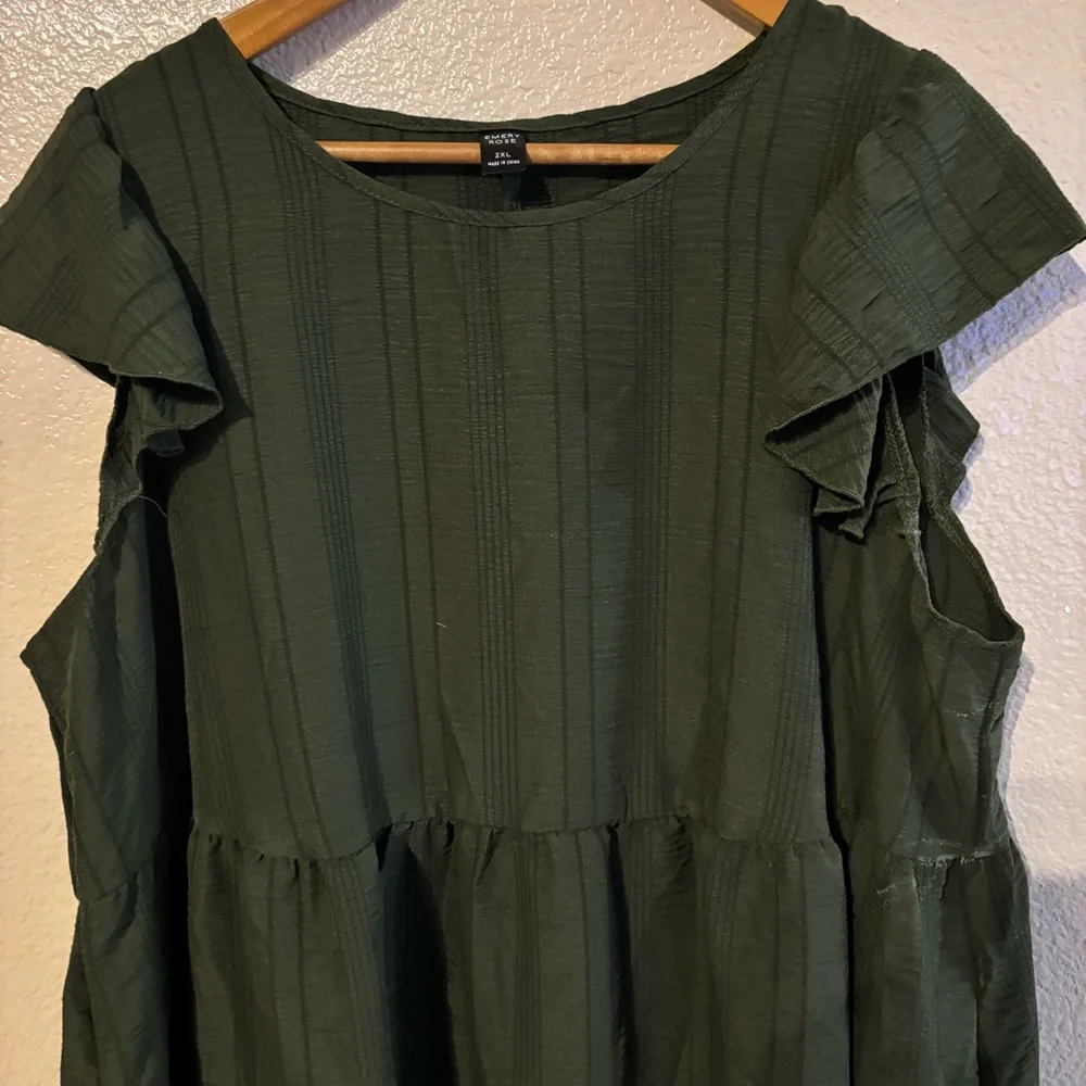 Green Ruffle Sleeve Dress - Picture 2 of 6